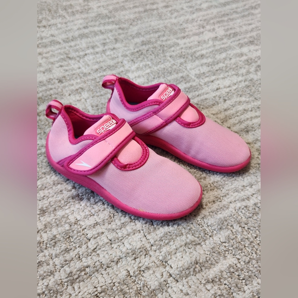 Speedo girls water shoes pink size L 9 10